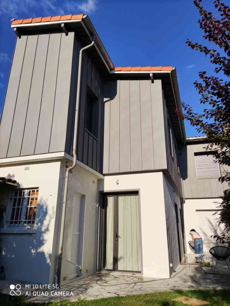 Pose d'un bardage en zinc à Bègles