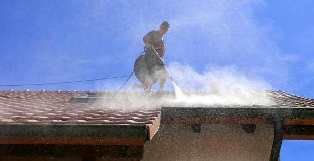 Nettoyage d'une toiture de maison au Taillan-Médoc