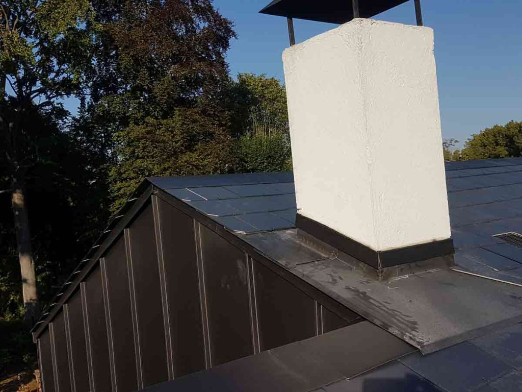 Travaux de toiture sur une maison à Gradignan